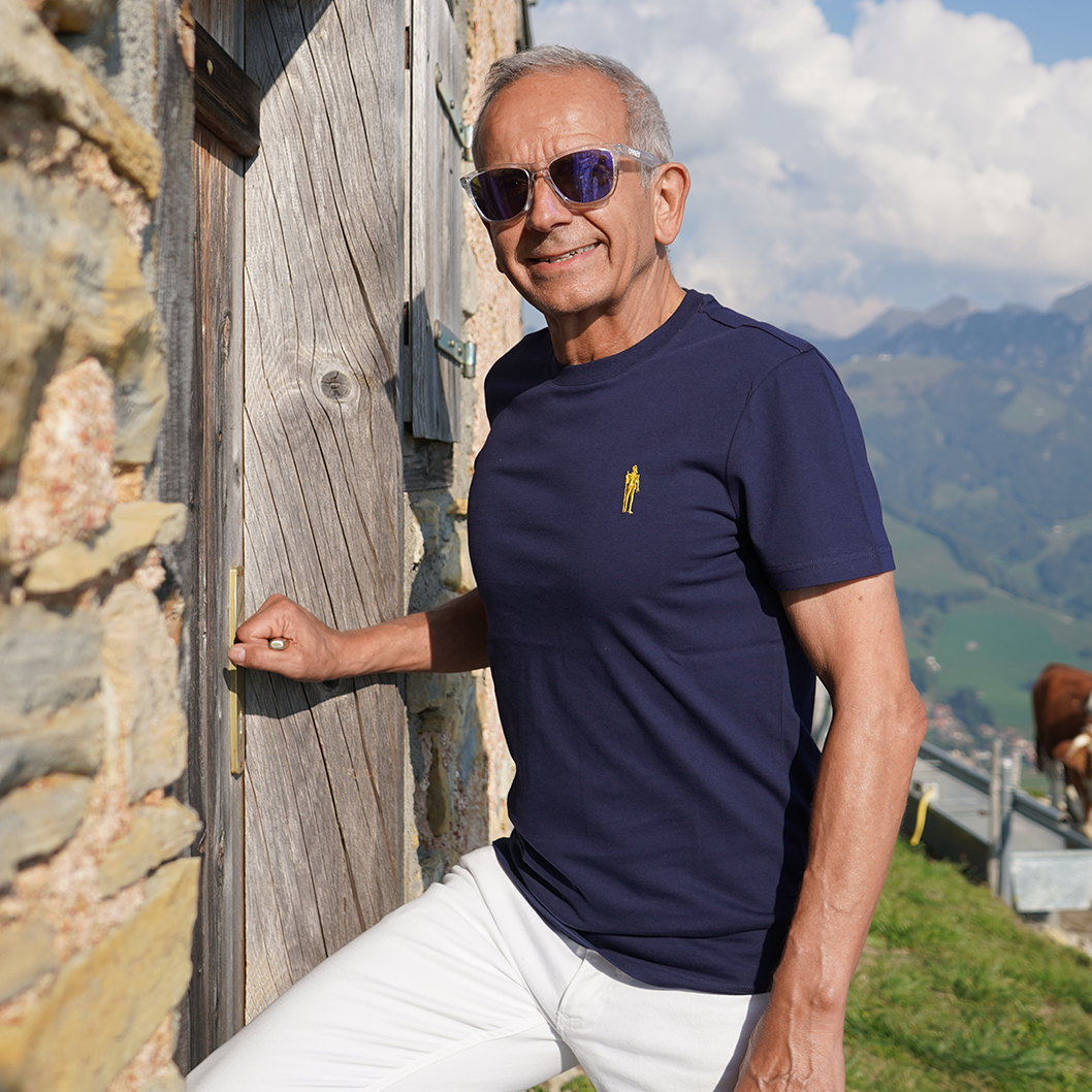 CASUAL-CHIC SILHOUETTE - Blaues T-Shirt